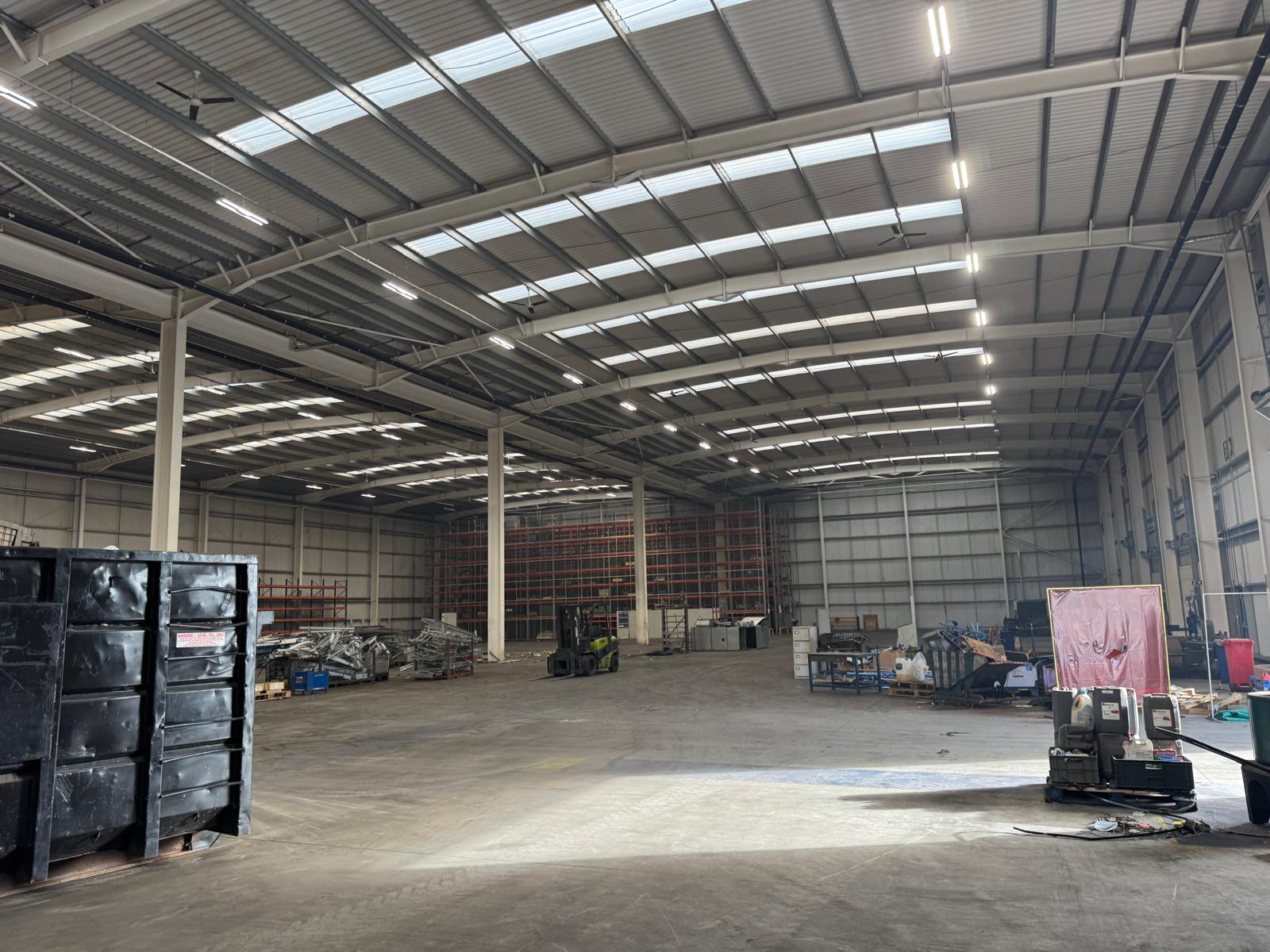 Warehouse racking aisle